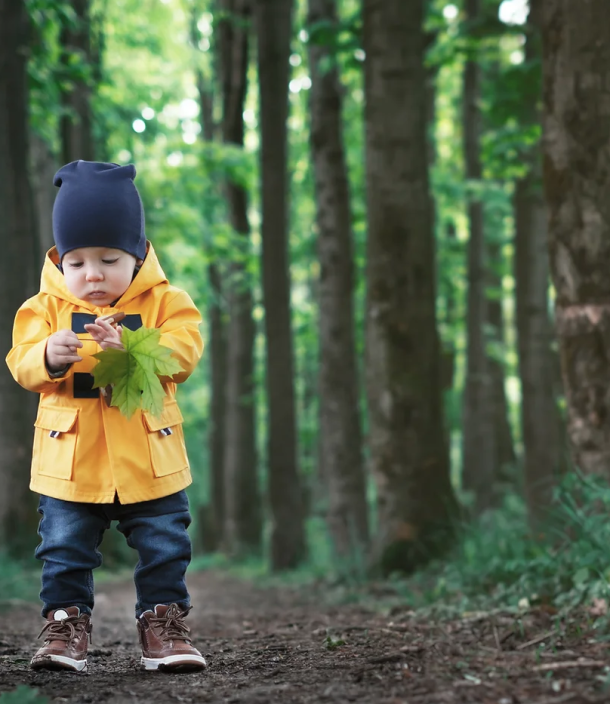 Kita Rondolino - Kind im Wald